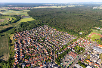 Rülzheim dans le département Rhénanie-Palatinat, Allemagne d'un drone