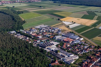 Vue aérienne de Zone industrielle d'Im Gereut à Hatzenbühl dans le département Rhénanie-Palatinat, Allemagne