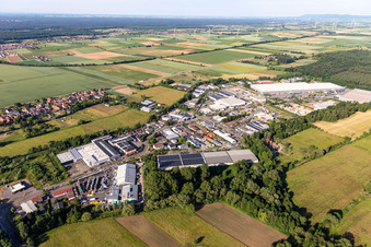 Zone industrielle de Horst à le quartier Minderslachen in Kandel dans le département Rhénanie-Palatinat, Allemagne vue d'en haut