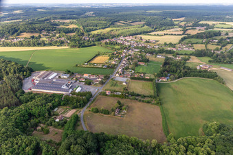 Semur-en-Vallon dans le département Sarthe, France d'en haut