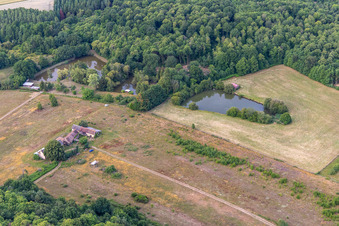 Vue oblique de Dollon dans le département Sarthe, France