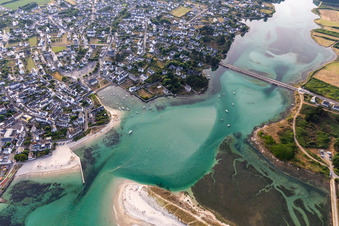 Vue aérienne de L'étoile à Plobannalec-Lesconil dans le département Finistère, France