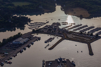 Vue aérienne de Marina - Port de Plaisance à Loctudy dans le département Finistère, France