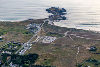 Vue aérienne de La Torche Surf Coaching à Plomeur dans le département Finistère, France