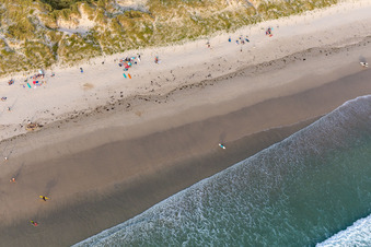 Vue oblique de Plage de Tronoën à Saint-Jean-Trolimon dans le département Finistère, France