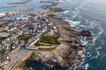Vue aérienne de Hôtel à La Roche du Préfet à le quartier St-Guenole-St Pierre in Penmarch dans le département Finistère, France