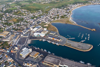 Vue aérienne de La Houle Marée à le quartier St-Guenole-St Pierre in Penmarch dans le département Finistère, France
