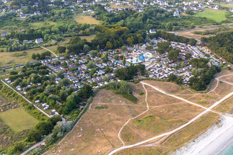 Vue aérienne de Campings Anwb, Yelloh village Camping La Plage à le quartier Penmarc'h-Kerity in Penmarch dans le département Finistère, France