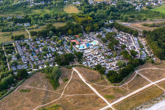 Vue aérienne de Campings Anwb, Yelloh village Camping La Plage à le quartier Penmarc'h-Kerity in Penmarch dans le département Finistère, France