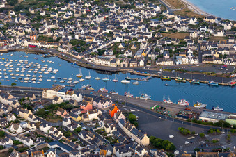 Vue oblique de Port de Guilvine à Treffiagat dans le département Finistère, France