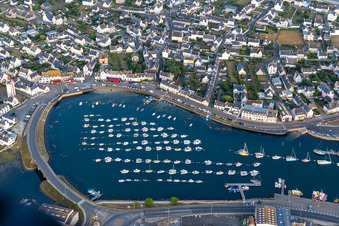Vue d'oiseau de Port de Guilvine à Treffiagat dans le département Finistère, France