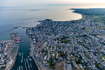 Vue oblique de Guilvinec dans le département Finistère, France