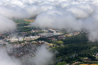 Vue aérienne de Einhell Allemagne AG à Landau an der Isar dans le département Bavière, Allemagne