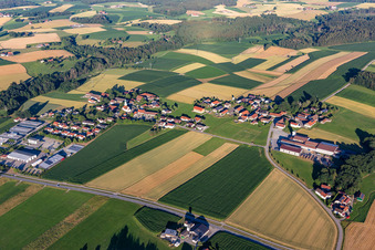 Vue aérienne de Quartier Hainberg in Arnstorf dans le département Bavière, Allemagne