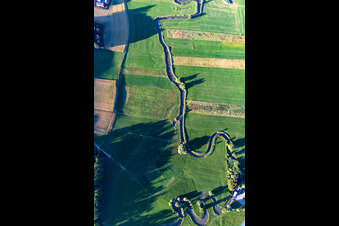 Vue aérienne de Boucles de la rivière Kollbach à Hainberg à le quartier Hainberg in Arnstorf dans le département Bavière, Allemagne