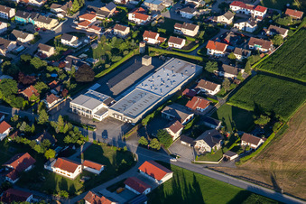 Vue aérienne de FF Systembau GmbH en Münchsdorf à le quartier Münchsdorf in Roßbach dans le département Bavière, Allemagne