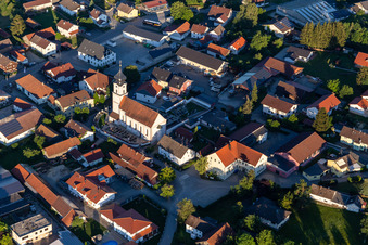 Vue aérienne de Église paroissiale de l'Annonciation à Esterndorf à le quartier Esterndorf in Roßbach dans le département Bavière, Allemagne
