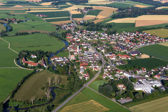 Vue aérienne de Aham dans le département Bavière, Allemagne