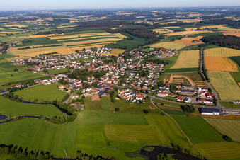 Vue aérienne de Gerzen dans le département Bavière, Allemagne