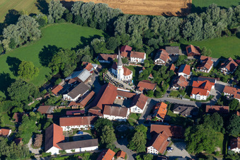 Vue aérienne de Saint Rupert à le quartier Leberskirchen in Schalkham dans le département Bavière, Allemagne