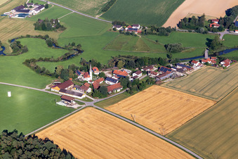 Vue aérienne de Sur les Vils à le quartier Leberskirchen in Schalkham dans le département Bavière, Allemagne