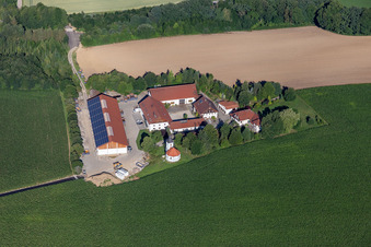 Vue aérienne de Fedlmeier GmbH à Geisenhausen dans le département Bavière, Allemagne