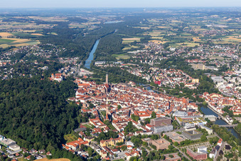 Vue oblique de Vieille ville Landshut à Landshut dans le département Bavière, Allemagne