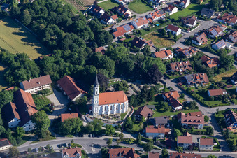 Vue aérienne de Saint-Pierre à Ergolding dans le département Bavière, Allemagne