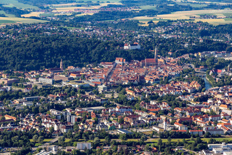 Photographie aérienne de Nouvelle ville et vieille ville Landshut à Landshut dans le département Bavière, Allemagne
