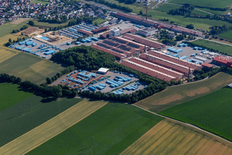 Vue aérienne de Zone industrielle de Neufahrn-Süd avec ERLUS AG à le quartier Neufahrn in  NB in Neufahrn in Niederbayern dans le département Bavière, Allemagne