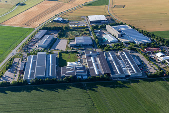 Vue aérienne de Sturm Machinery & Plant Engineering GmbH à le quartier Piering in Salching dans le département Bavière, Allemagne