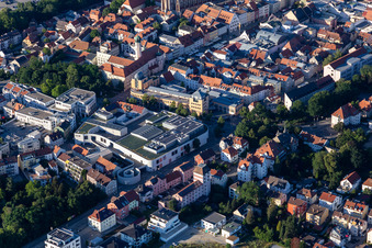 Vue aérienne de Centre Thérésien à le quartier Frauenbründl in Straubing dans le département Bavière, Allemagne