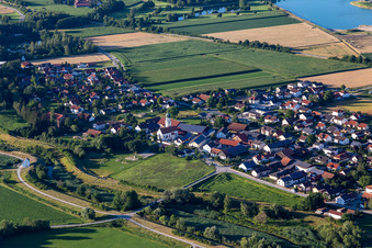 Vue aérienne de Église en Kößnach à le quartier Kößnach in Kirchroth dans le département Bavière, Allemagne