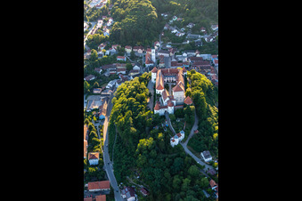 Vue oblique de Pro Seniore Schloss Wörth à le quartier Hungersdorf in Wörth an der Donau dans le département Bavière, Allemagne