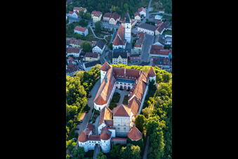 Pro Seniore Schloss Wörth à le quartier Hungersdorf in Wörth an der Donau dans le département Bavière, Allemagne d'en haut