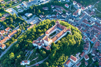 Pro Seniore Schloss Wörth à le quartier Hungersdorf in Wörth an der Donau dans le département Bavière, Allemagne vue d'en haut