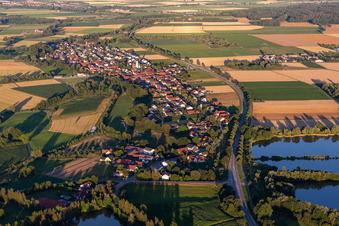Vue aérienne de Quartier Geisling in Pfatter dans le département Bavière, Allemagne