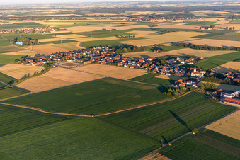 Vue aérienne de Riekofen dans le département Bavière, Allemagne