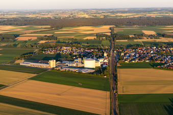 Vue oblique de Sünching dans le département Bavière, Allemagne