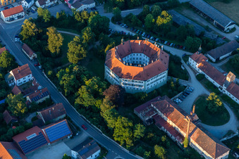 Vue oblique de Château Sünching à Sünching dans le département Bavière, Allemagne