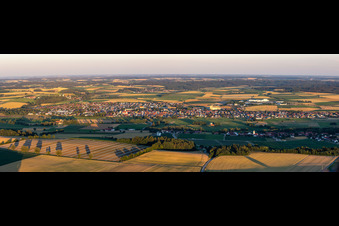 Vue aérienne de Geiselhöring dans le département Bavière, Allemagne
