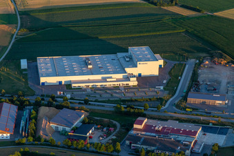 Vue aérienne de HIROTEC Manufacturing Deutschland GmbH à Geiselhöring dans le département Bavière, Allemagne