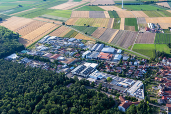 Vue d'oiseau de Zone commerciale Im Gereut à Hatzenbühl dans le département Rhénanie-Palatinat, Allemagne