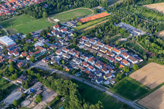 Vue aérienne de Chemin des Tilleuls, Chemin des Birkens à le quartier Liedolsheim in Dettenheim dans le département Bade-Wurtemberg, Allemagne