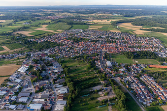 Quartier Liedolsheim in Dettenheim dans le département Bade-Wurtemberg, Allemagne hors des airs
