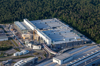 SEW-EURODRIVE GmbH & Co KG – Usine de fabrication et SCC Mécanique/Mécatronique à le quartier Graben in Graben-Neudorf dans le département Bade-Wurtemberg, Allemagne hors des airs