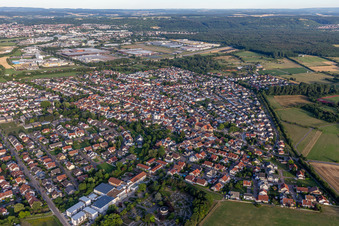 Vue aérienne de Quartier Karlsdorf in Karlsdorf-Neuthard dans le département Bade-Wurtemberg, Allemagne