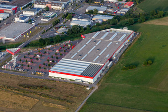 Vue aérienne de BAUHAUS Bruchsal à Bruchsal dans le département Bade-Wurtemberg, Allemagne