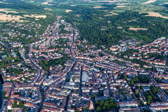 Vue aérienne de Ville vue de l'ouest à Bruchsal dans le département Bade-Wurtemberg, Allemagne