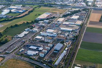 Vue aérienne de Zone industrielle d'Am Mantel à Bruchsal dans le département Bade-Wurtemberg, Allemagne